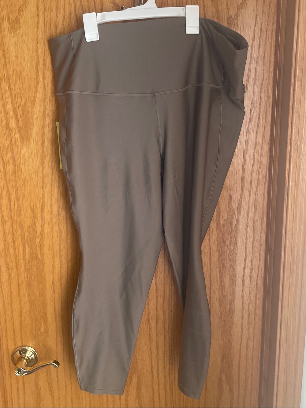 🆕 NWT All in Motion, High Waist Capri Leggings, 2 pockets, Taupe, 2XL